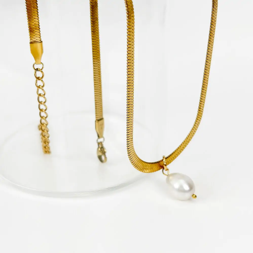 Wide Flat Snake Pearl Necklace